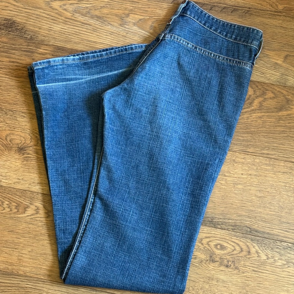 Levi's Women's Trouser/Boot cut fit Jeans